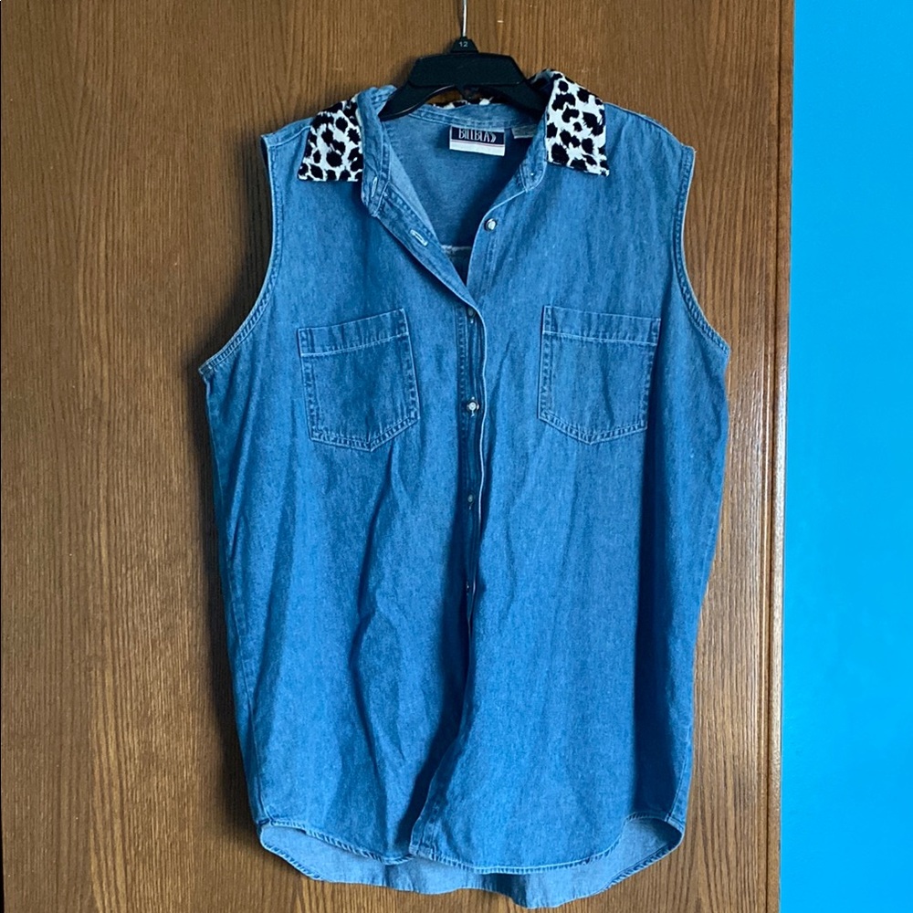 Bill Blass cotton denim button up tank